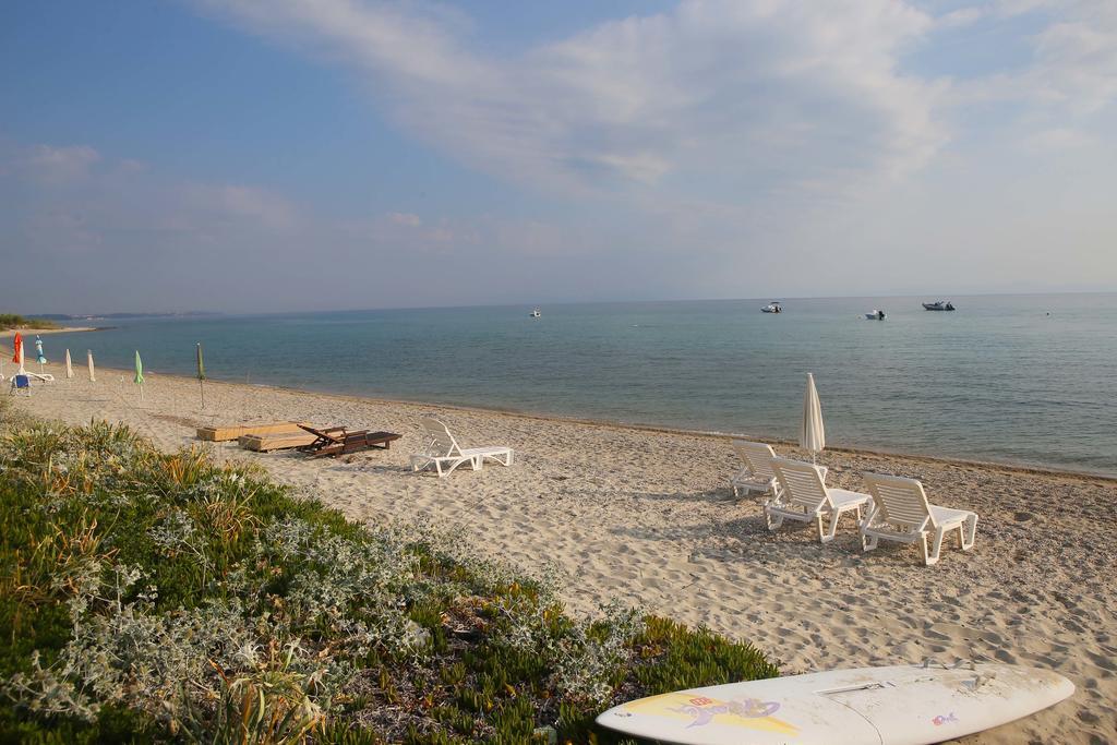 Beach Front Chanioti Polýkhrono Eksteriør bilde